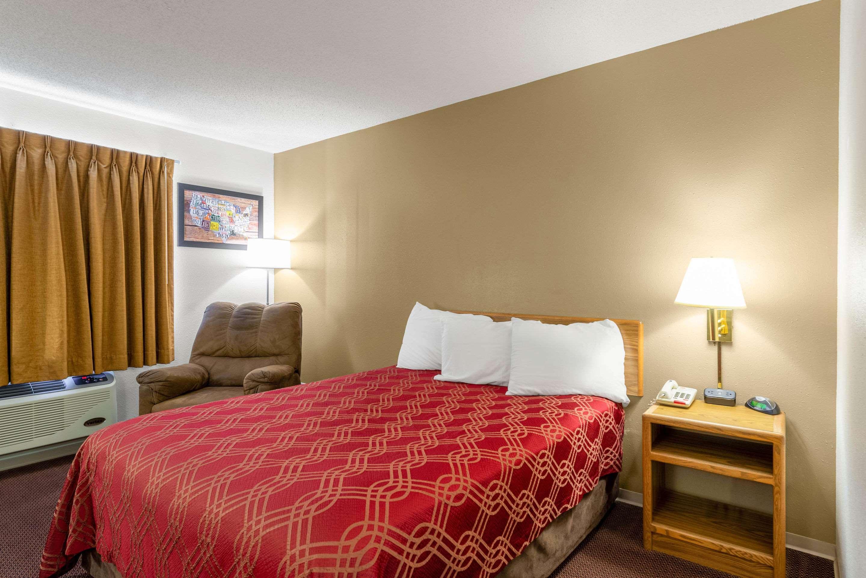 Econo Lodge Ortonville Exterior photo
